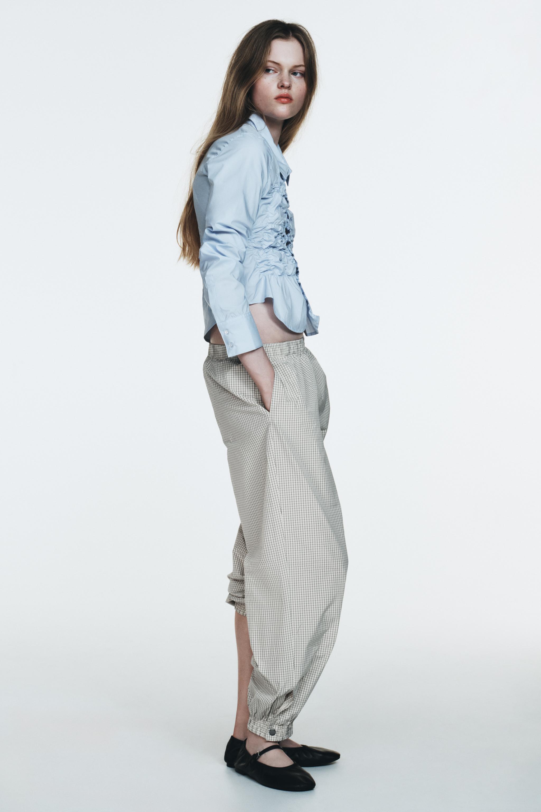 CHEMISE EN POPELINE À PLIS ÉLASTIQUES